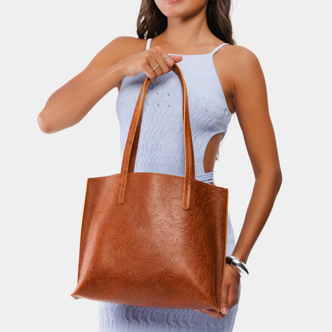 August Tote - Image 53