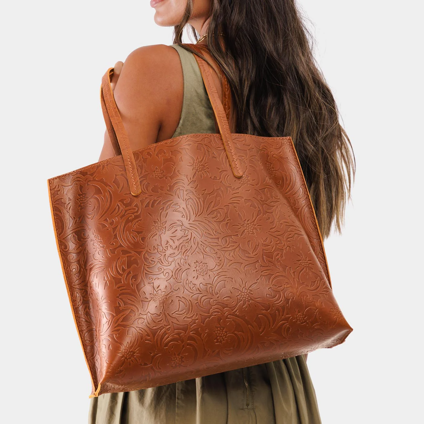 August Tote - Image 105