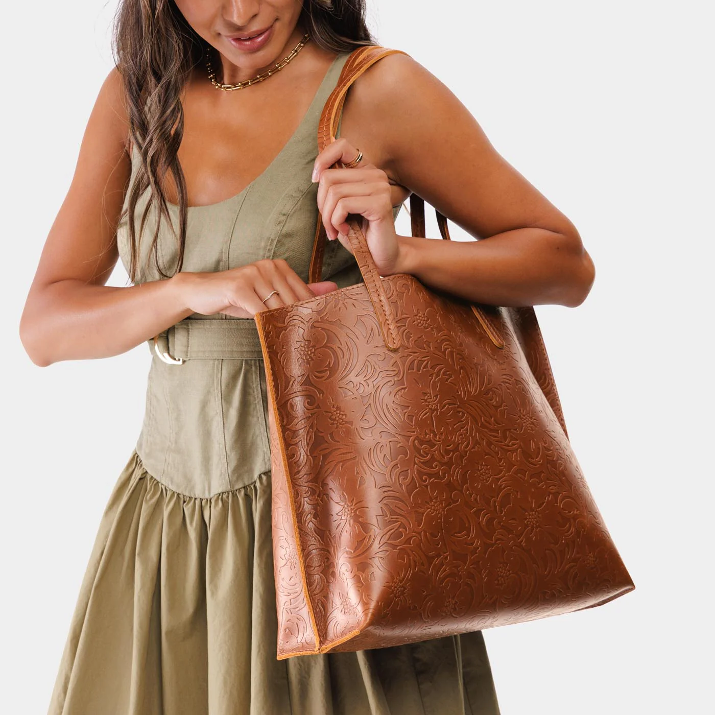 August Tote - Image 106