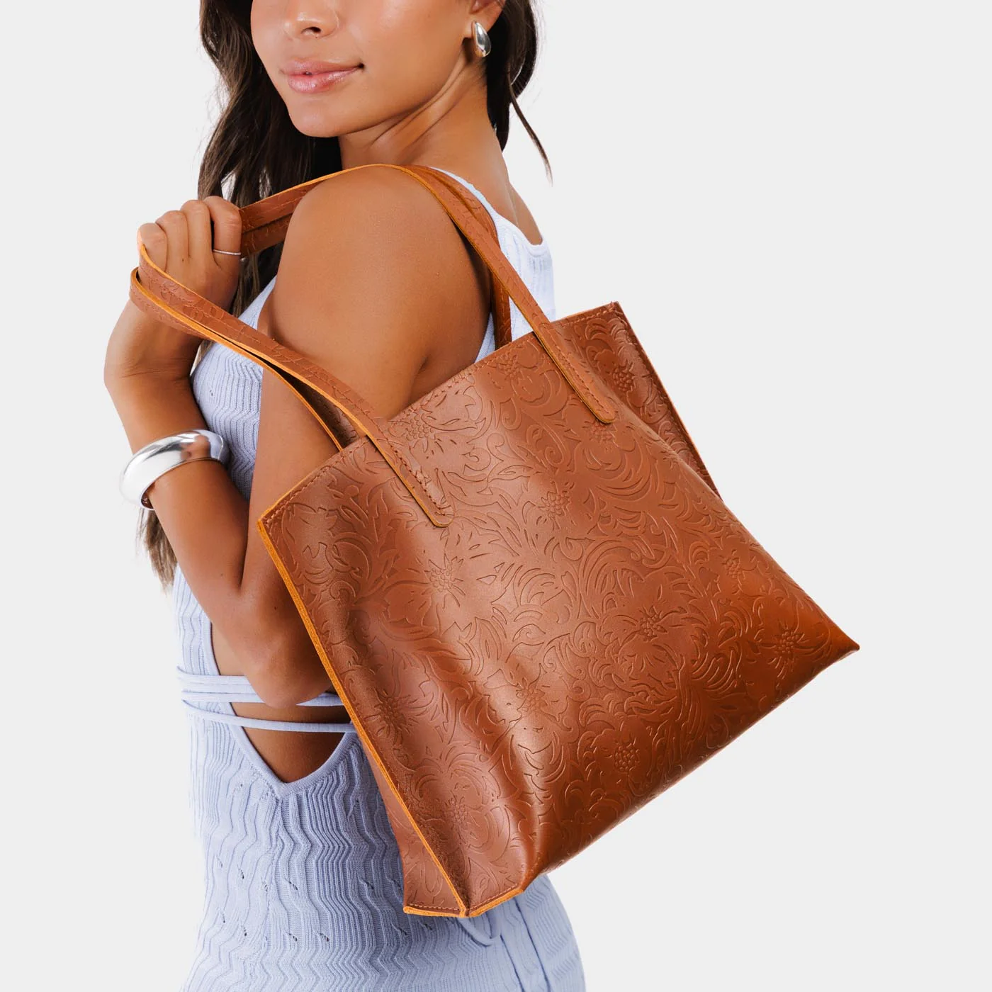 August Tote - Image 51