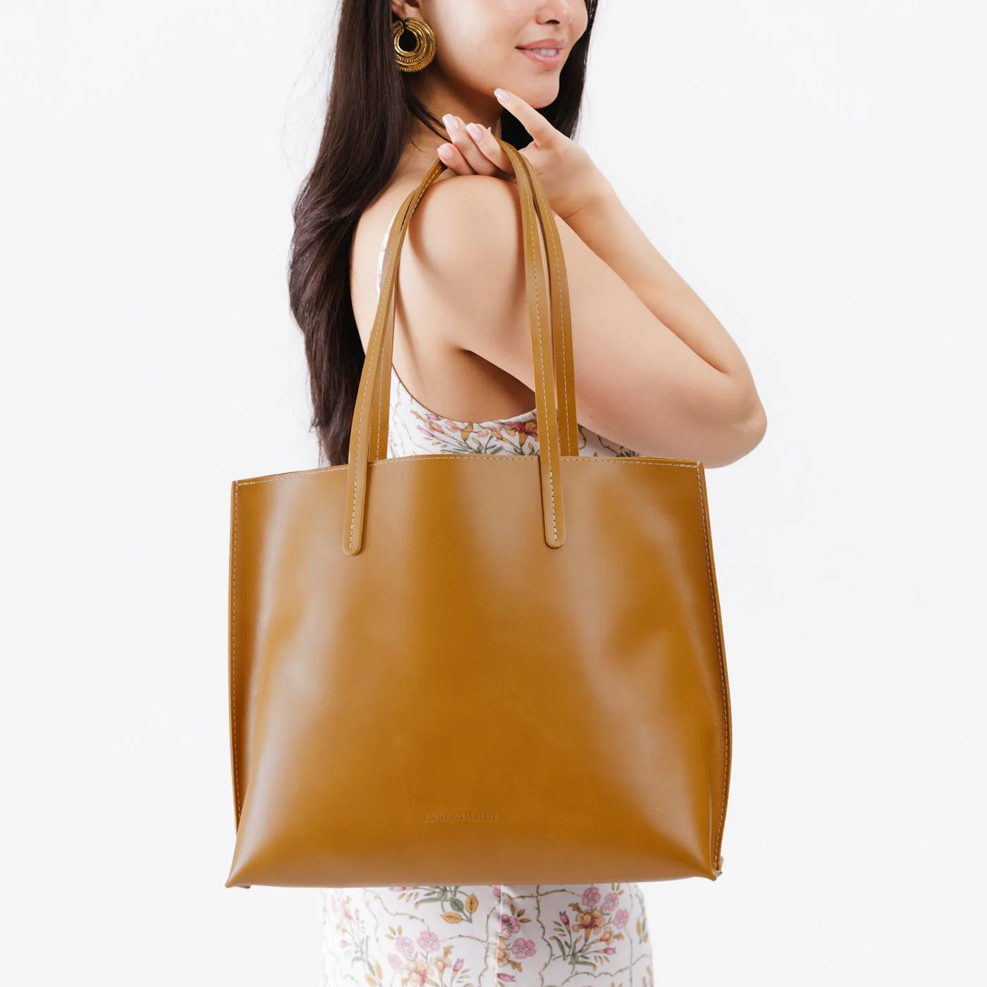 August Tote - Image 82