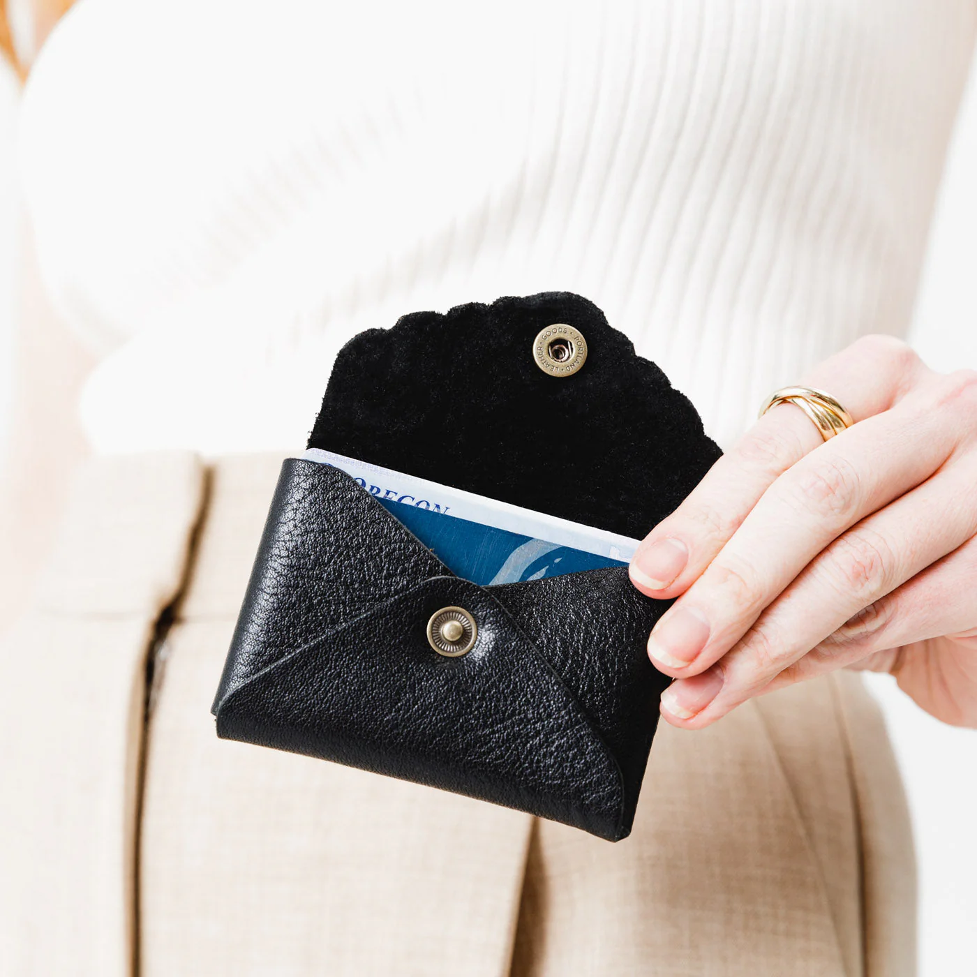 'Almost Perfect' Mini Daisy Wallet - Image 113