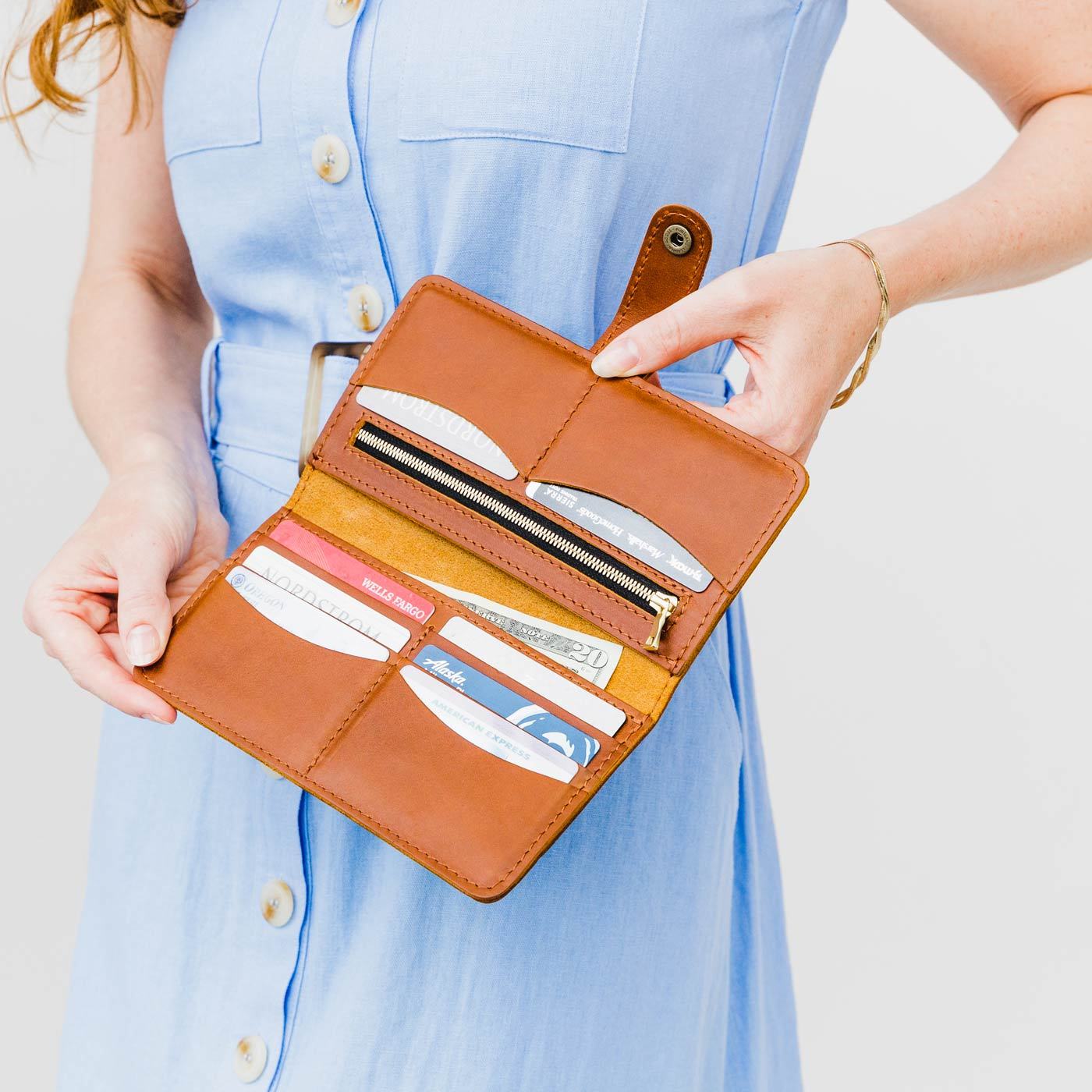 Women's Bifold Wallet - Image 76